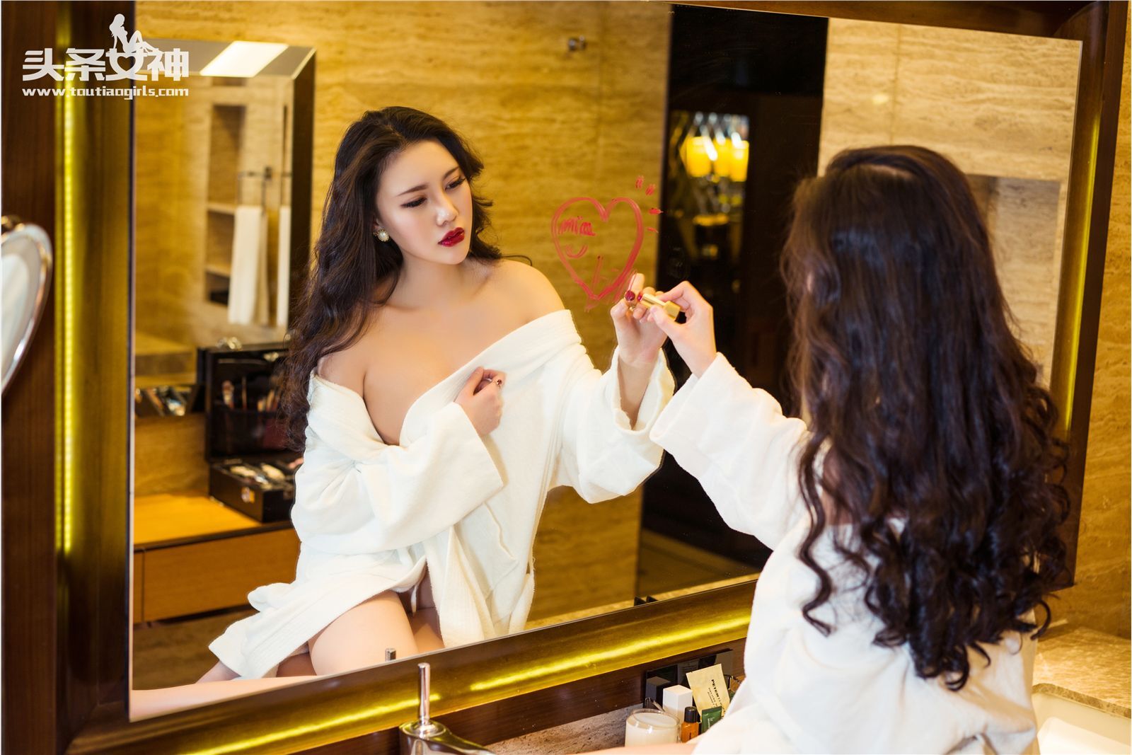 [Toutiaogirls]头条女神 2016.05.06 妖冶美艳OL 米娅